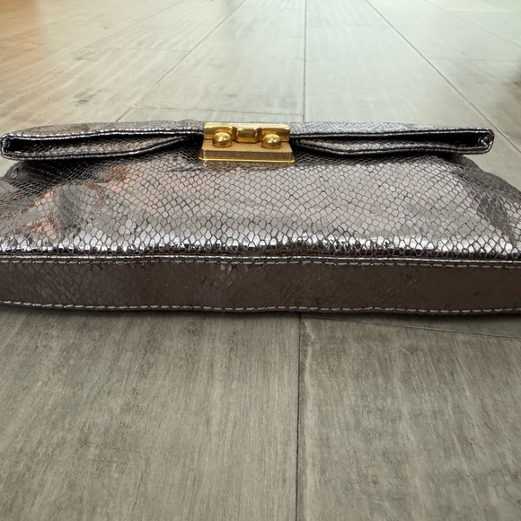 Marc Jacob silver clutch - Picture 5 of 13